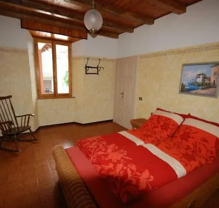 Casa Rossi Antica Apartment Trarego